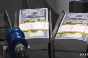 六爻简单美元疲软承压，贸易迷雾笼罩市场！还需关注欧银决议和非农
