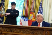 六爻简单马斯克：我进退两难